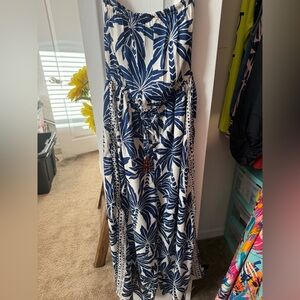 Elegant Blue and White Leaf Print Maxi Jumpsuit